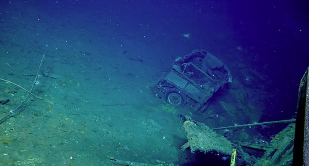 在美國約克城號沉船中發(fā)現(xiàn)的汽車是一輛1940-41年產(chǎn)的福特超級豪華汽車。