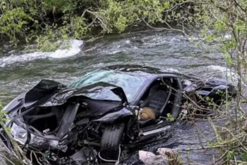 英國夫婦駕駛法拉利在西班牙墜河身亡