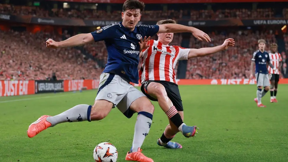 哈里&middot;馬奎爾在歐聯(lián)杯半決賽對(duì)陣畢爾巴鄂競(jìng)技的比賽中