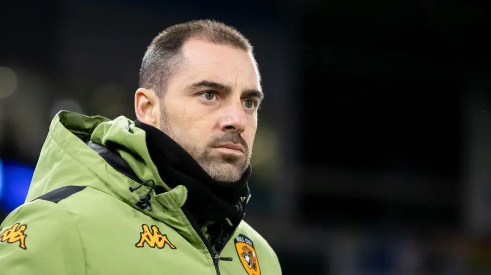 魯本&middot;塞勒斯在赫爾城對(duì)陣卡迪夫城的比賽中觀戰(zhàn)