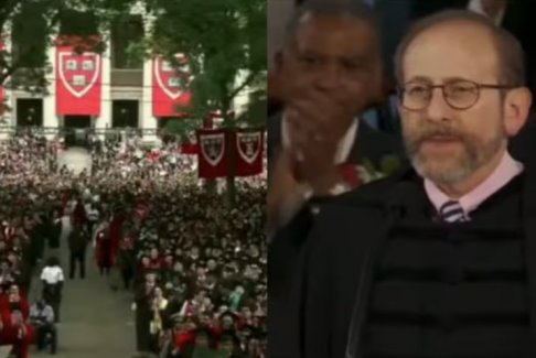 哈佛大學(xué)校長在畢業(yè)典禮上挖苦特朗普 全場起立鼓掌