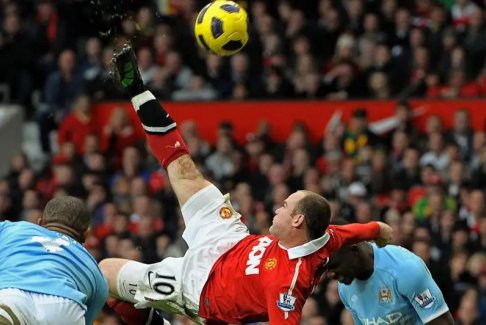 魯尼在德比慘敗后與曼城球員一起狂歡