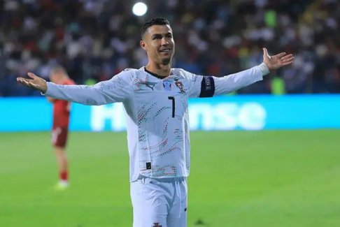 歐足聯(lián)世界杯預選賽亞美尼亞0-5葡萄牙 C羅梅開二度