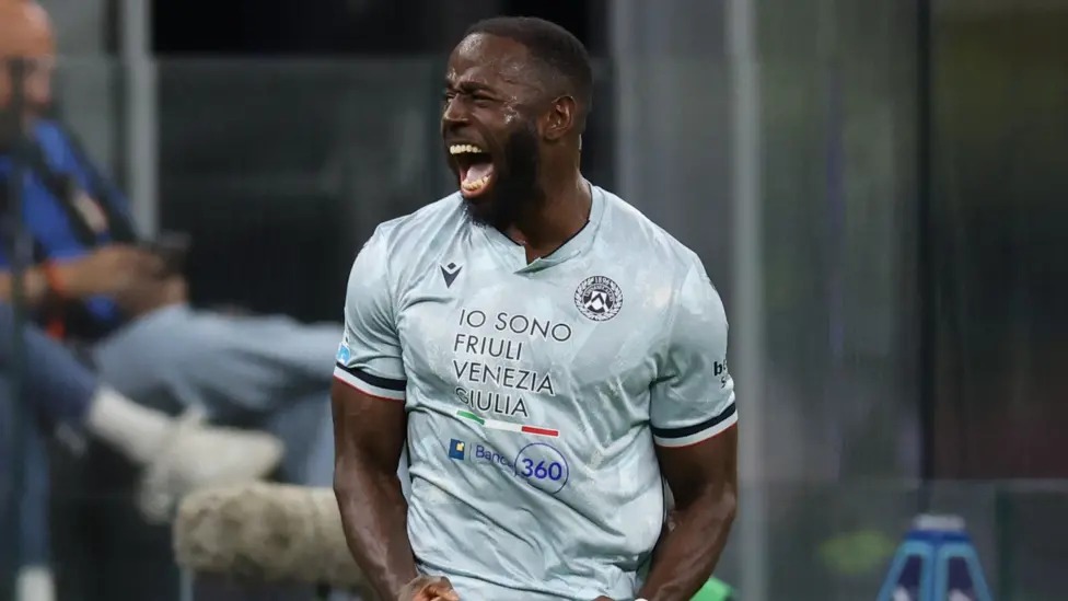 凱南&middot;戴維斯在烏迪內(nèi)斯對(duì)陣國(guó)際米蘭的比賽中進(jìn)球后慶祝