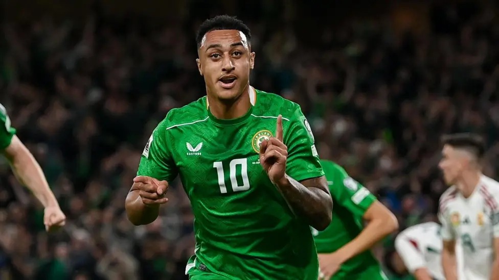 替補球員亞當&middot;伊達在第93分鐘頭球破門，為愛爾蘭隊贏得一分