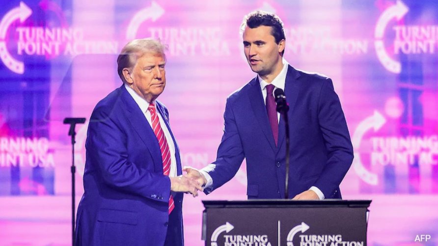 柯克在猶他谷大學(xué)的一次活動(dòng)上發(fā)表演講時(shí)遭槍擊身亡