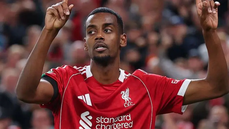 利物浦的亞歷山大·伊薩克