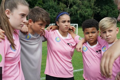 薩頓英超聯(lián)賽預(yù)測VS杰米·約翰遜足球俱樂部阿雅和艾