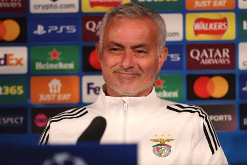 本菲卡隊主教練開球時不會那么友好 紐卡斯爾聯(lián)VS本