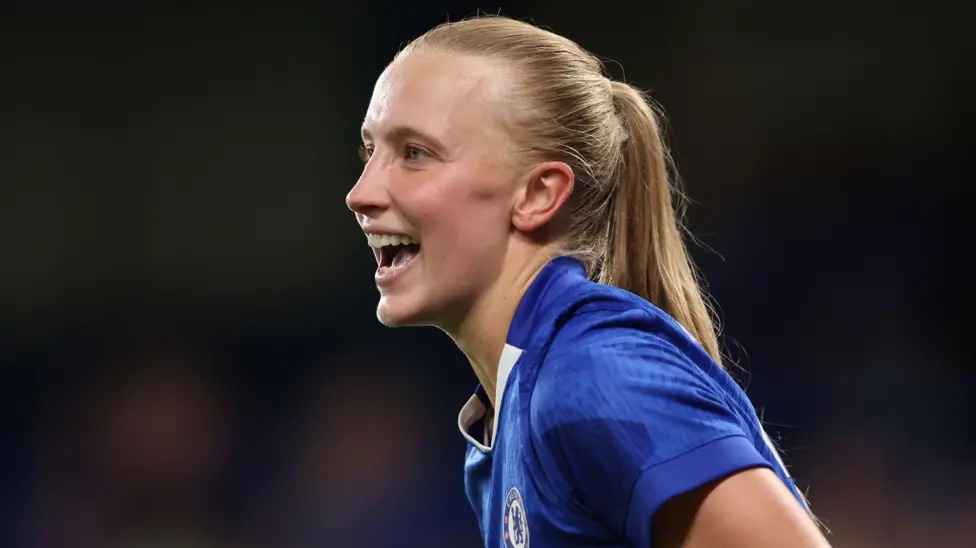 阿吉&middot;比弗-瓊斯（AggieBeever-Jones）效力于切爾西：本賽季以四個進(jìn)球領(lǐng)跑女子超級聯(lián)賽射手榜