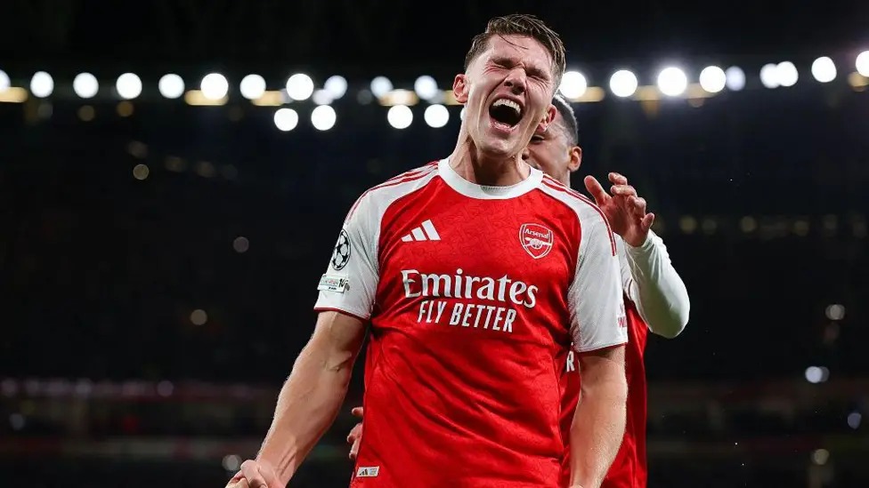 維克托&middot;吉奧克雷斯慶祝阿森納隊(duì)4-0戰(zhàn)勝馬德里競技隊(duì)的進(jìn)球