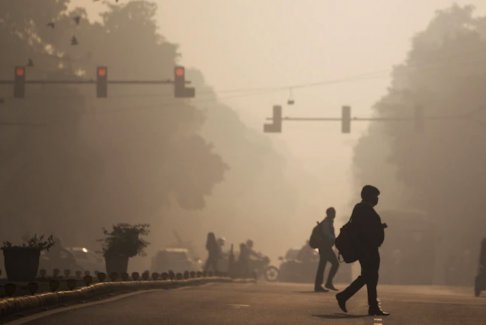 印度首都德里污染嚴(yán)重 24小時(shí)內(nèi)開出9000張罰單
