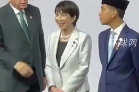 G20大合照高市早苗夾縫中尷尬陪笑