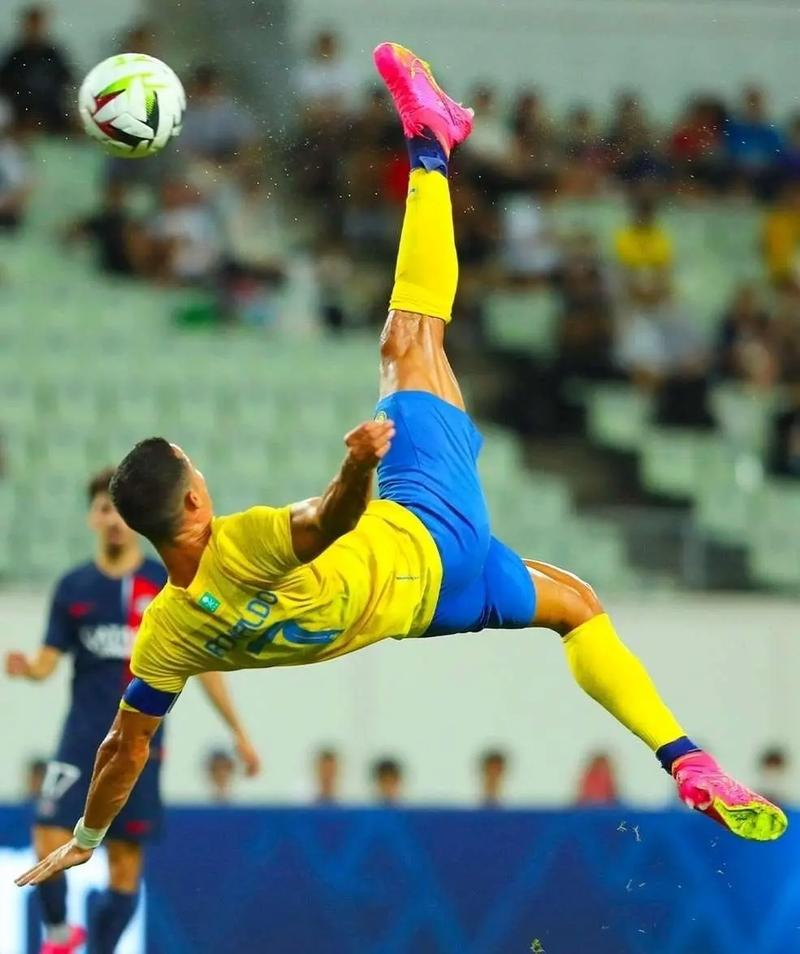 C羅沙特賽場(chǎng)倒鉤進(jìn)球