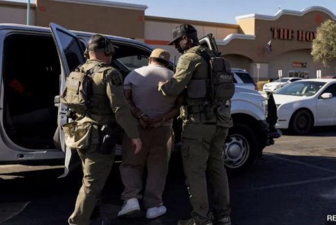 美國移民執(zhí)法行動迫使青少年承擔責任父母被拘留