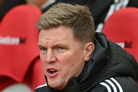 紐卡斯?fàn)栔鹘叹毜木趩是榫w顯露無疑 他的心態(tài)也受到