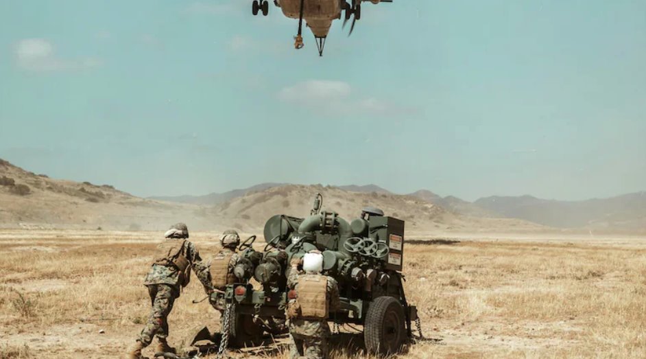 直升機(jī)將傷員撤離到敘利亞南部的坦夫基地