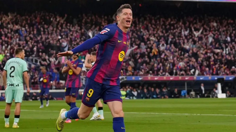 羅伯特&middot;萊萬(wàn)多夫斯基曾代表多特蒙德和拜仁慕尼黑10次贏得德甲冠軍