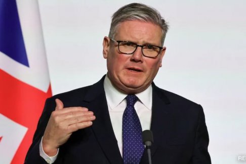 英國首相嘲諷保守黨政策大轉(zhuǎn)彎