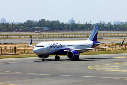 一架飛往德里的靛藍(lán)航空航班在伊朗領(lǐng)空關(guān)閉前幾分