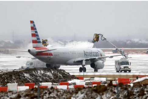 美國(guó)遭遇特大冬季風(fēng)暴13000個(gè)航班取消