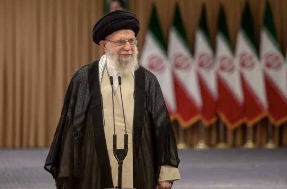 特朗普周日表示，他正在密切關(guān)注伊朗局勢(shì)。