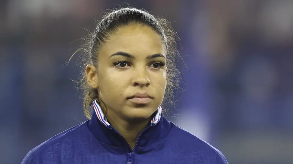 德爾菲娜&middot;卡斯卡里諾幫助法國(guó)隊(duì)在2025年歐洲杯小組賽中擊敗了最終的冠軍英格蘭隊(duì)