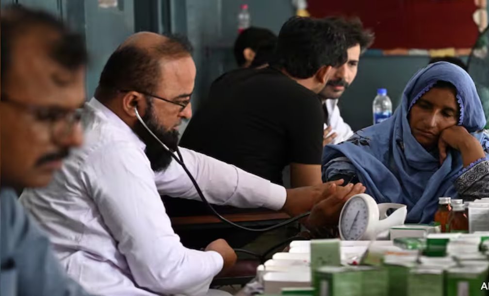 對(duì)于貧困社區(qū)而言,無(wú)證診所有時(shí)是唯一的醫(yī)療服務(wù)來(lái)源