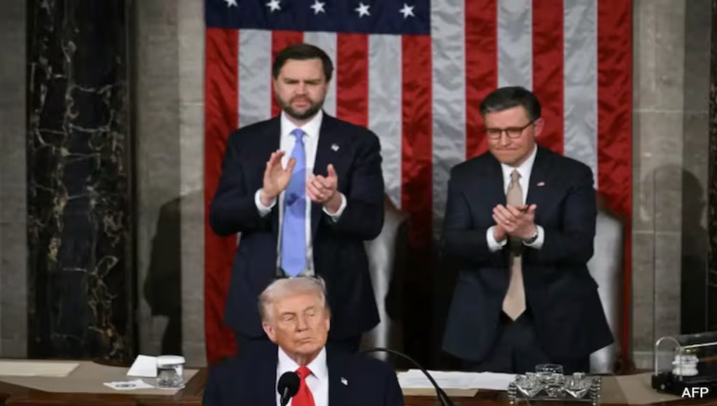 &ldquo;美國(guó)曾經(jīng)是個(gè)死氣沉沉的國(guó)家，現(xiàn)在我們是最火熱的國(guó)家&rdquo;：特朗普的國(guó)情咨文