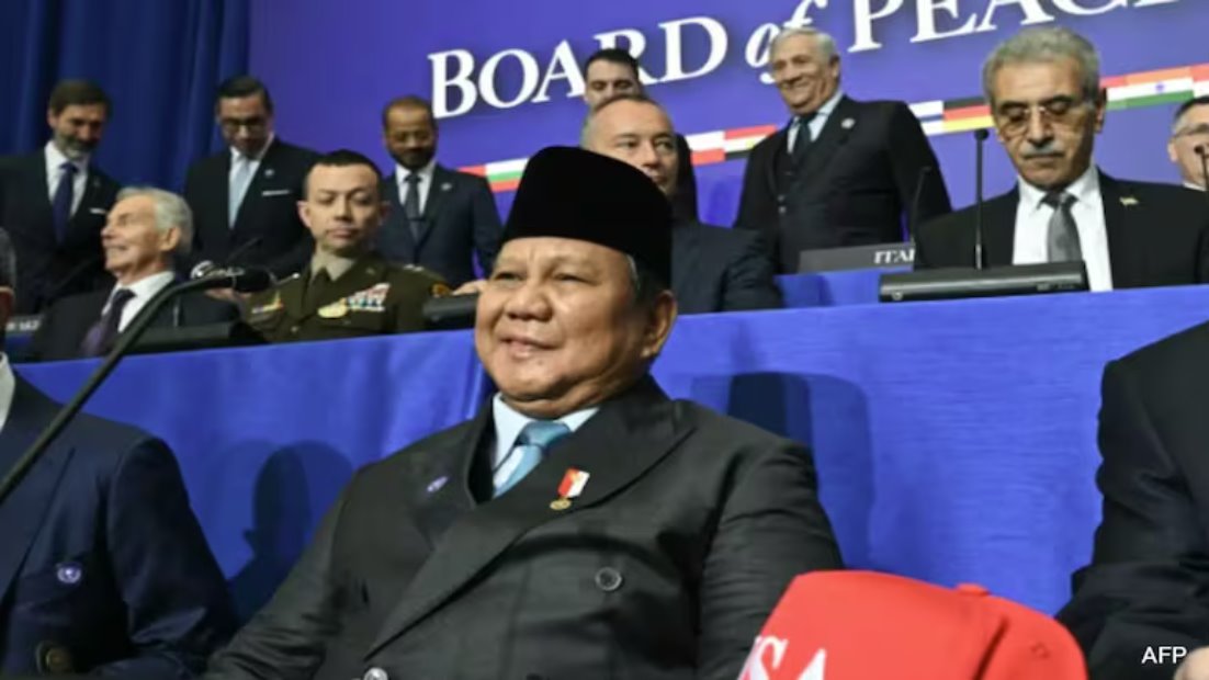 普拉博沃上個(gè)月出席了在華盛頓舉行的和平委員會(huì)成立大會(huì)