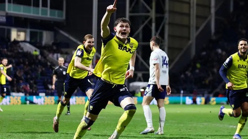 牛津聯(lián)隊前鋒威爾&middot;蘭克希爾慶祝他本賽季的第九粒進(jìn)球