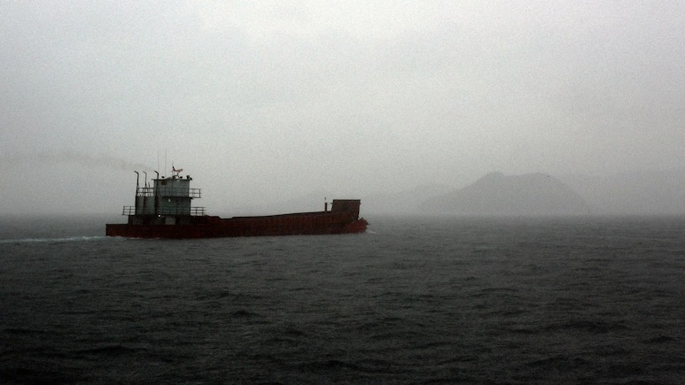霍爾木茲海峽（重要的石油咽喉要道）