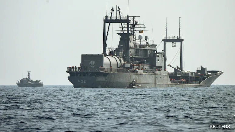 美國攻擊型潛艇&ldquo;夏洛特&rdquo;號向伊朗艦艇發(fā)射了兩枚MK48魚雷。