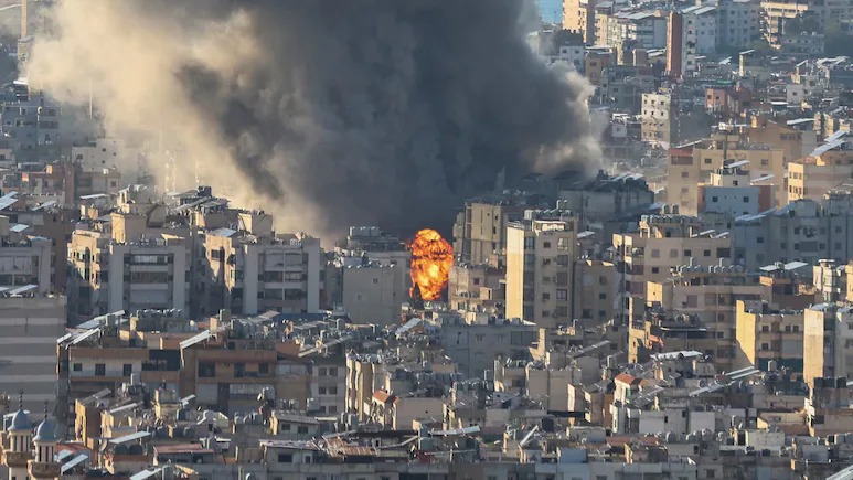 戰(zhàn)爭(zhēng)迫使數(shù)千伊朗民眾撤離城市，尋求其他安全途徑。