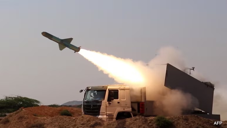 伊朗警告美國，如果其能源基礎(chǔ)設(shè)施和港口遭到攻擊，將會面臨怎樣的后果。