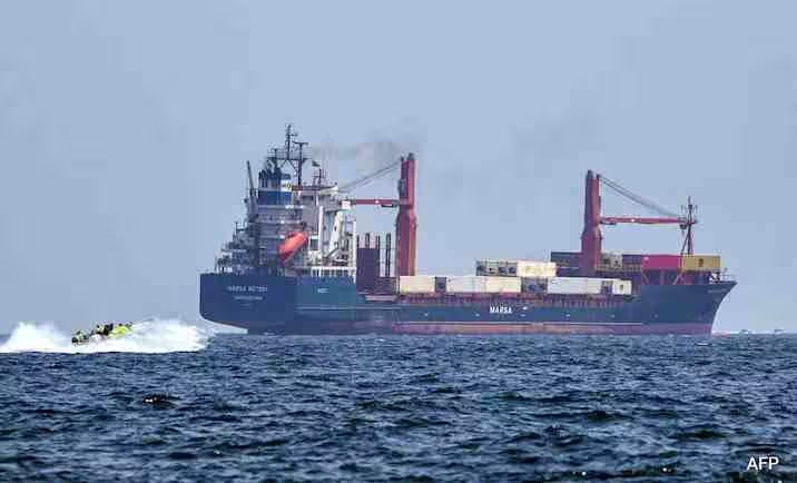 伊朗稱，如果美國(guó)襲擊其核電站，伊朗將完全封鎖霍爾木茲海峽。