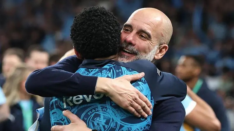 憑借曼城2-0戰(zhàn)勝阿森納的比賽，瓜迪奧拉成為首位五次贏得聯(lián)賽杯冠軍的主教練。